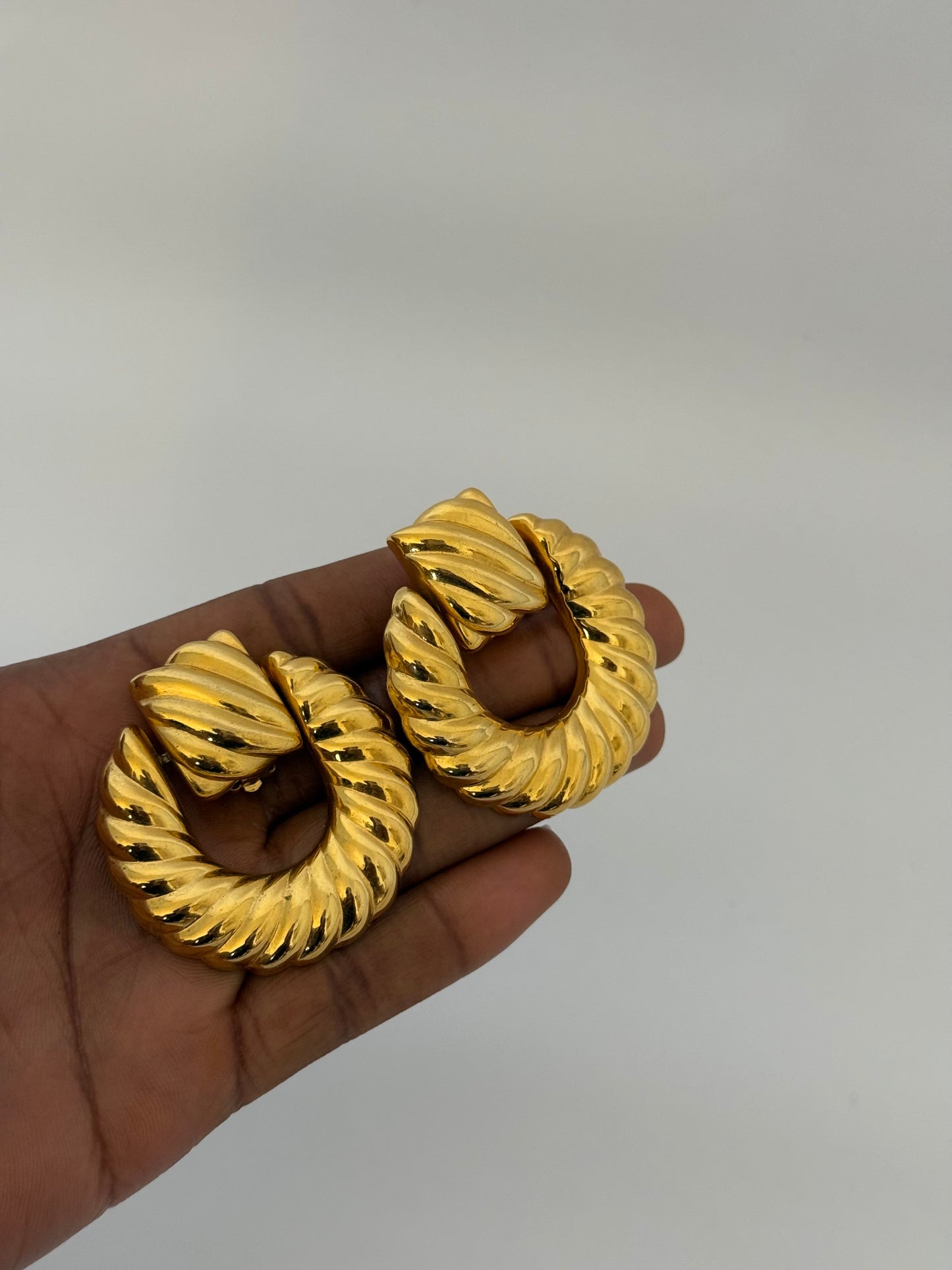 Vintage Gold Ribbed Statement Clip-On Earrings |